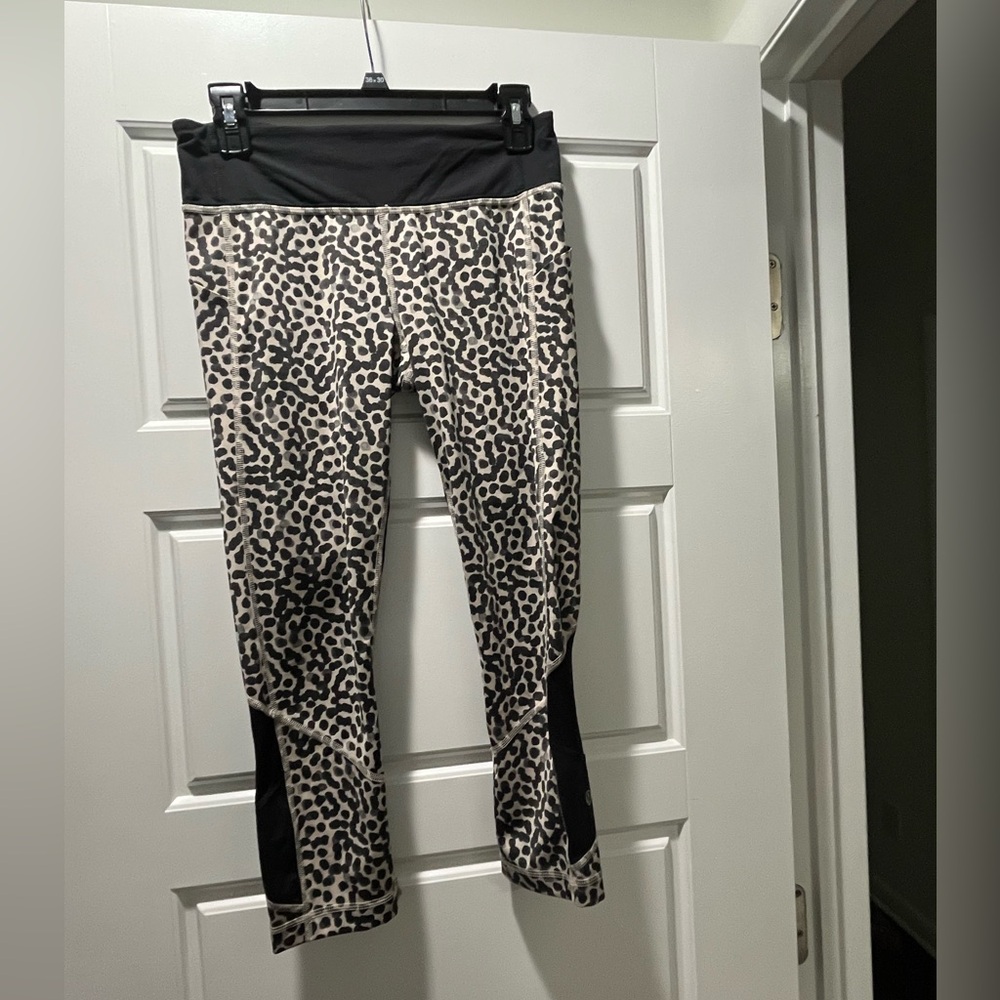 Lululemon Pace Rival Crop Leggings, Size 6